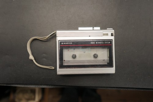 Sanyo microcassette recorder - microcassette,
